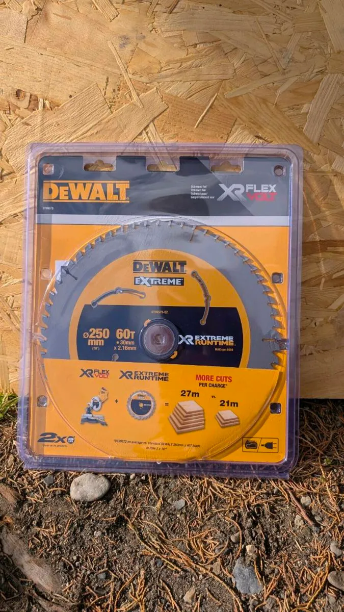 DeWalt Extreme Runtime 250mm 60 Tooth Blade - New - Image 1
