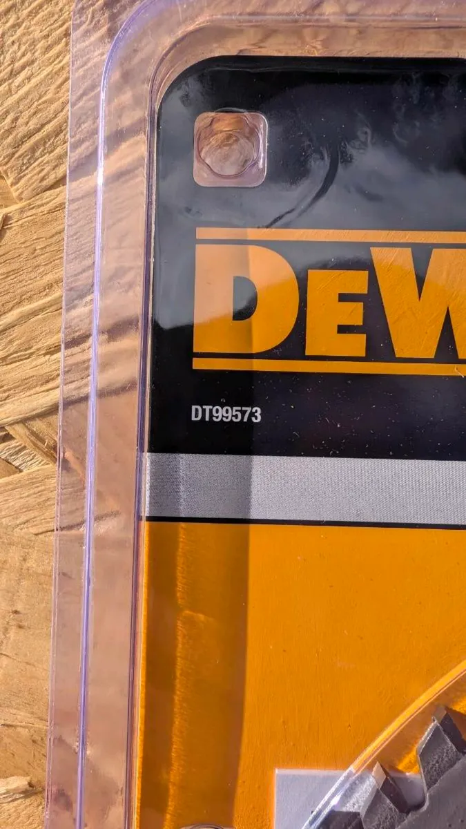 DeWalt Extreme Runtime 250mm 60 Tooth Blade - New - Image 3