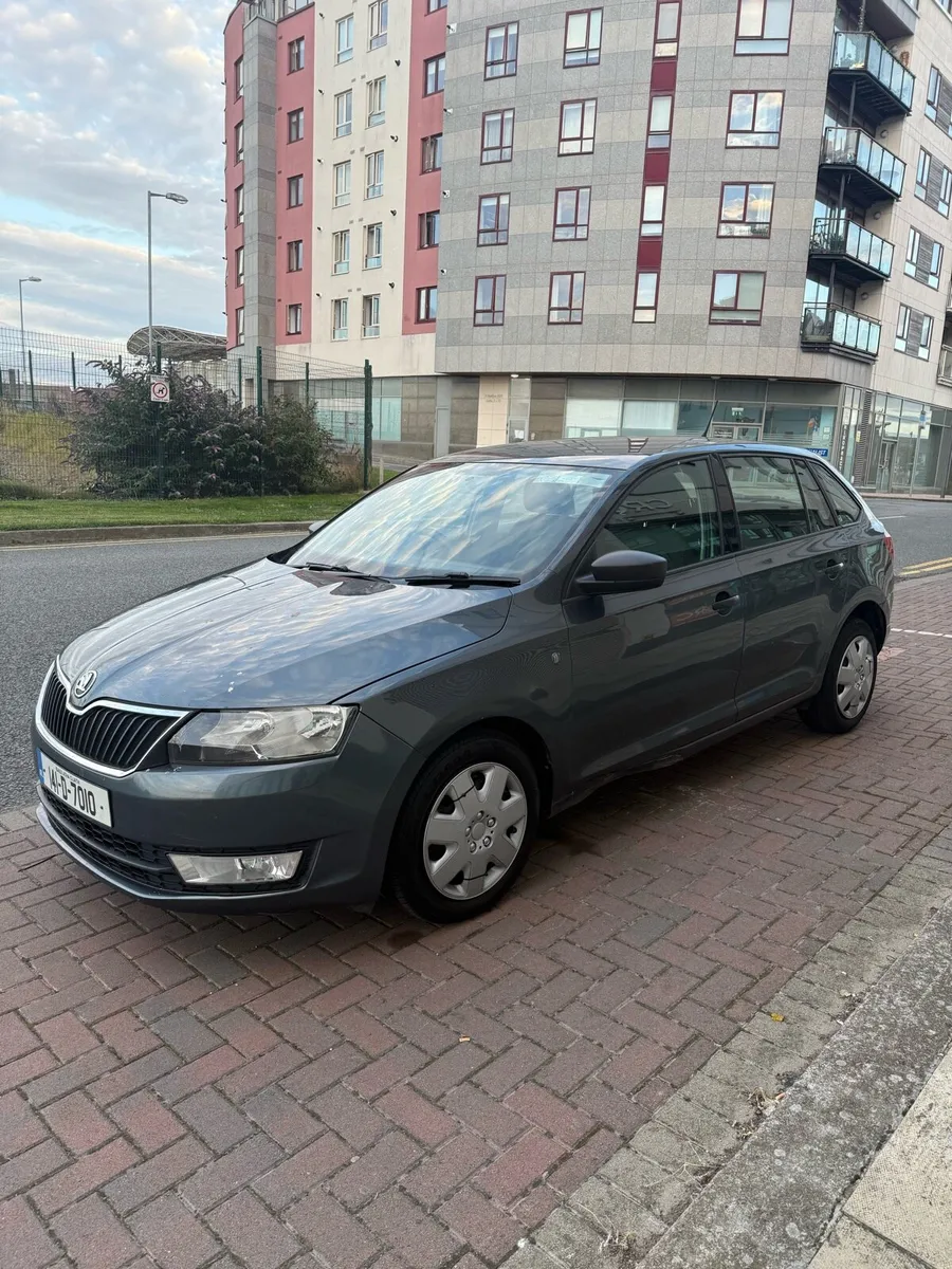 Skoda rapid 1.6 TDI DSG Auntimatic - Image 3