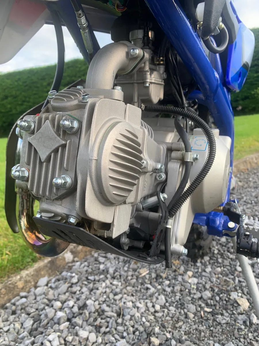 Pit bike and gear - Image 2