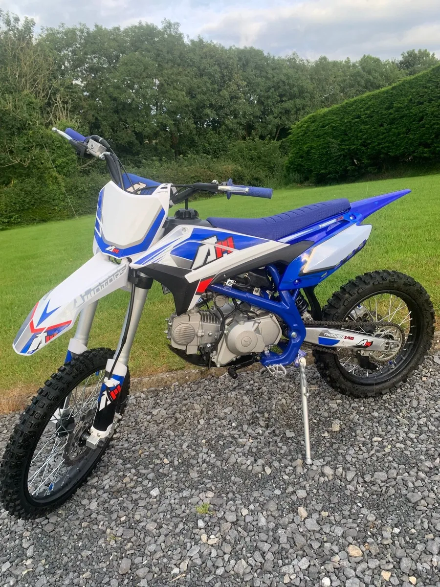 Pit bike and gear - Image 1