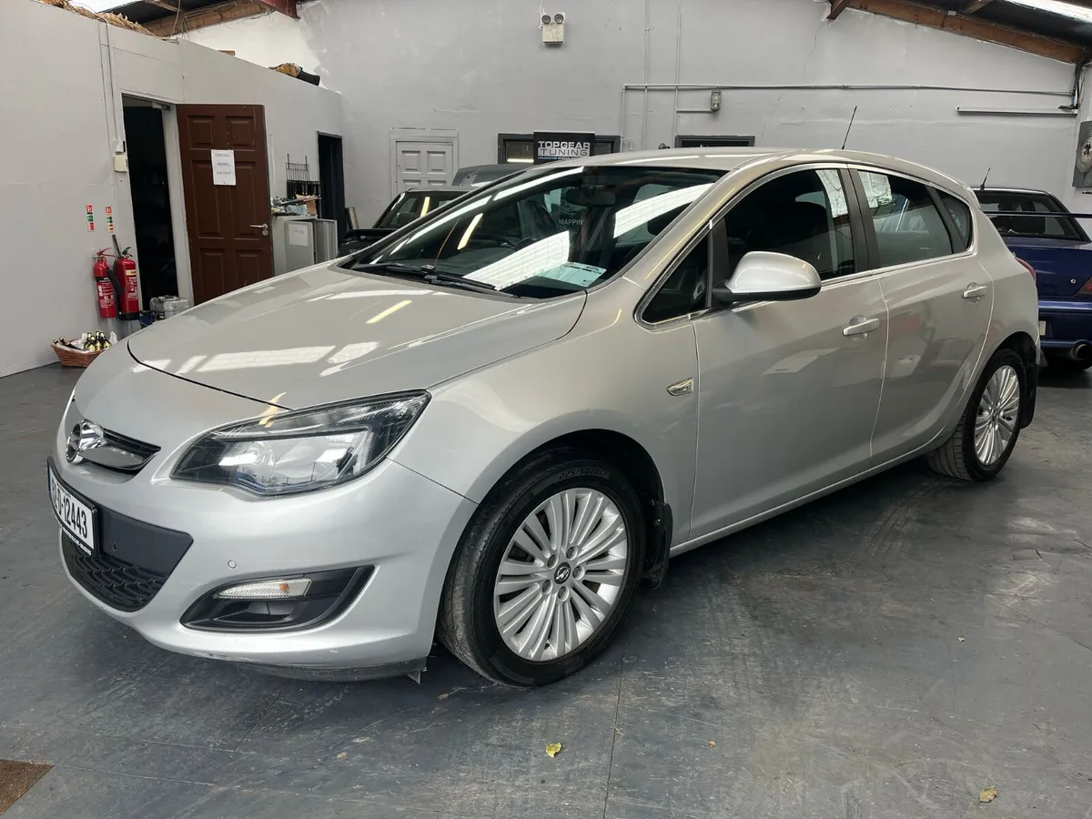 Opel Astra 2015 - Image 2