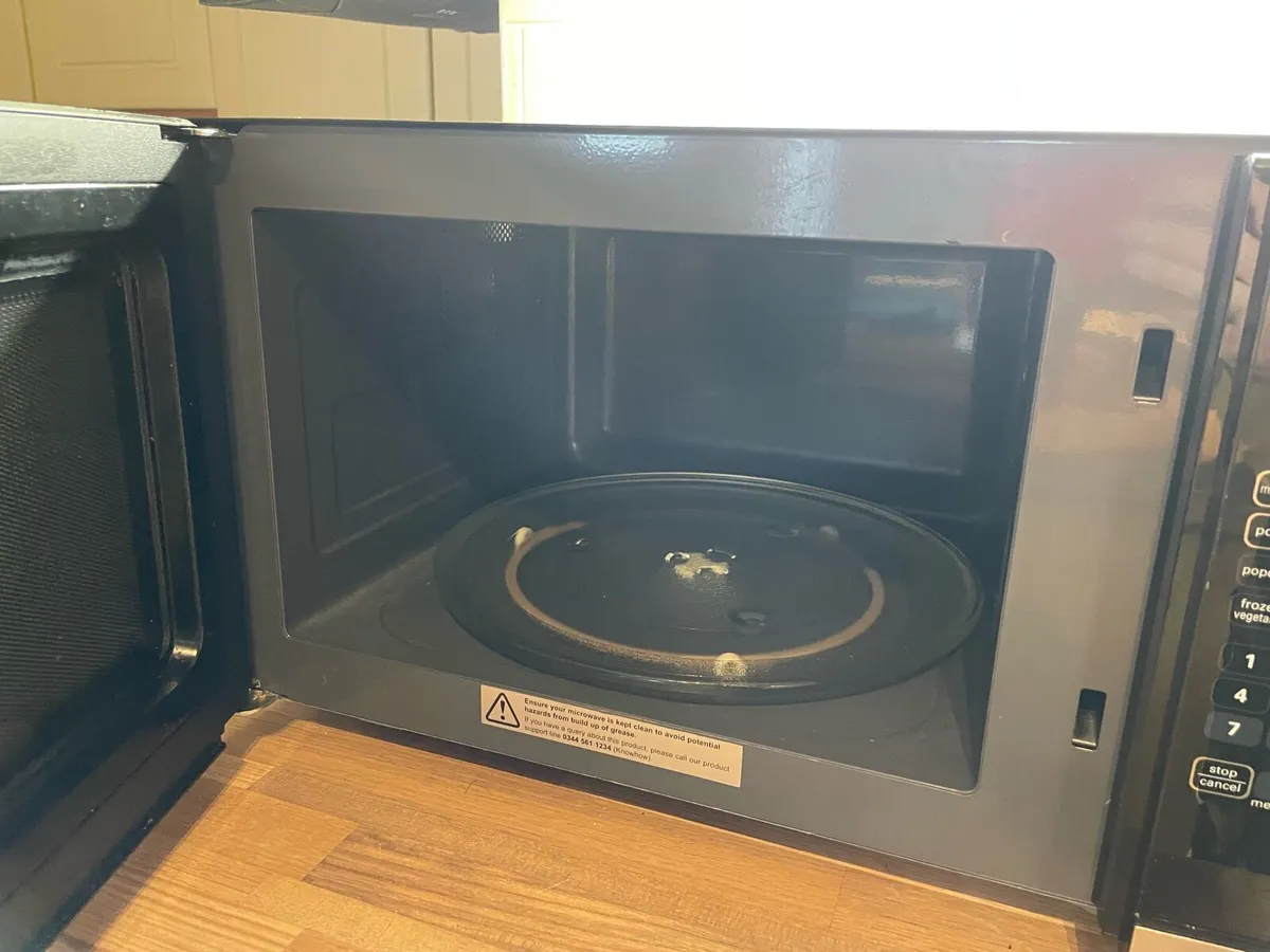 Kenwood Microwave - Image 4