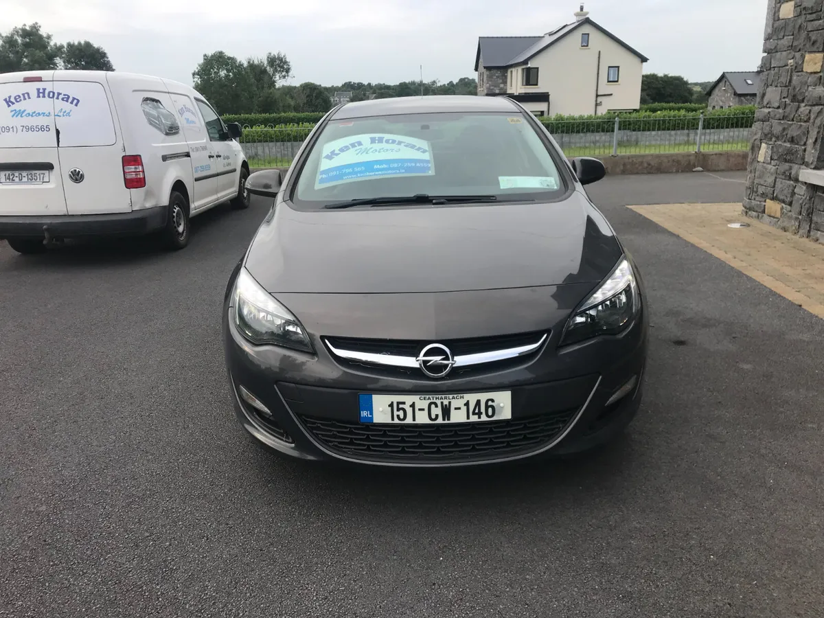 Opel Astra 1.4 Petrol 5DR 2015 - Image 2
