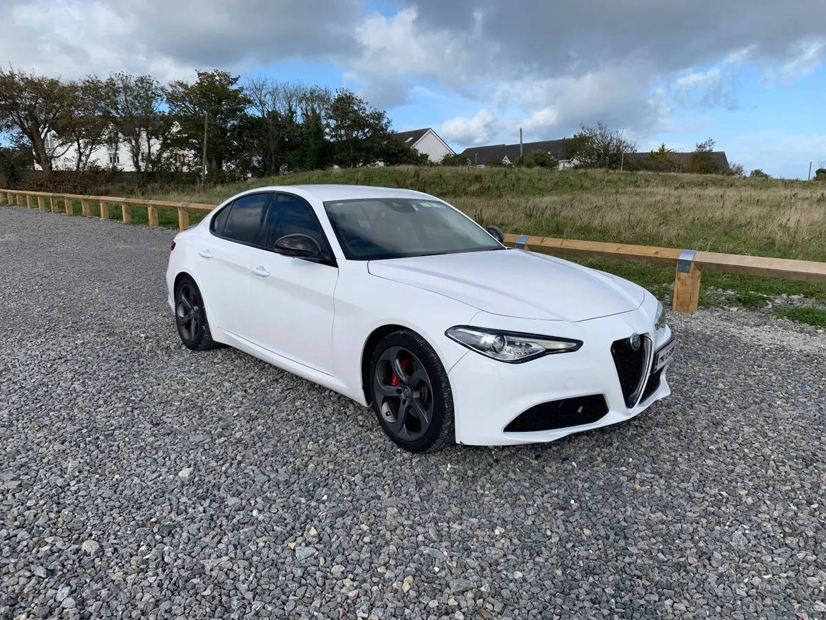 Alfa Romeo Giulia 2017 - Image 1