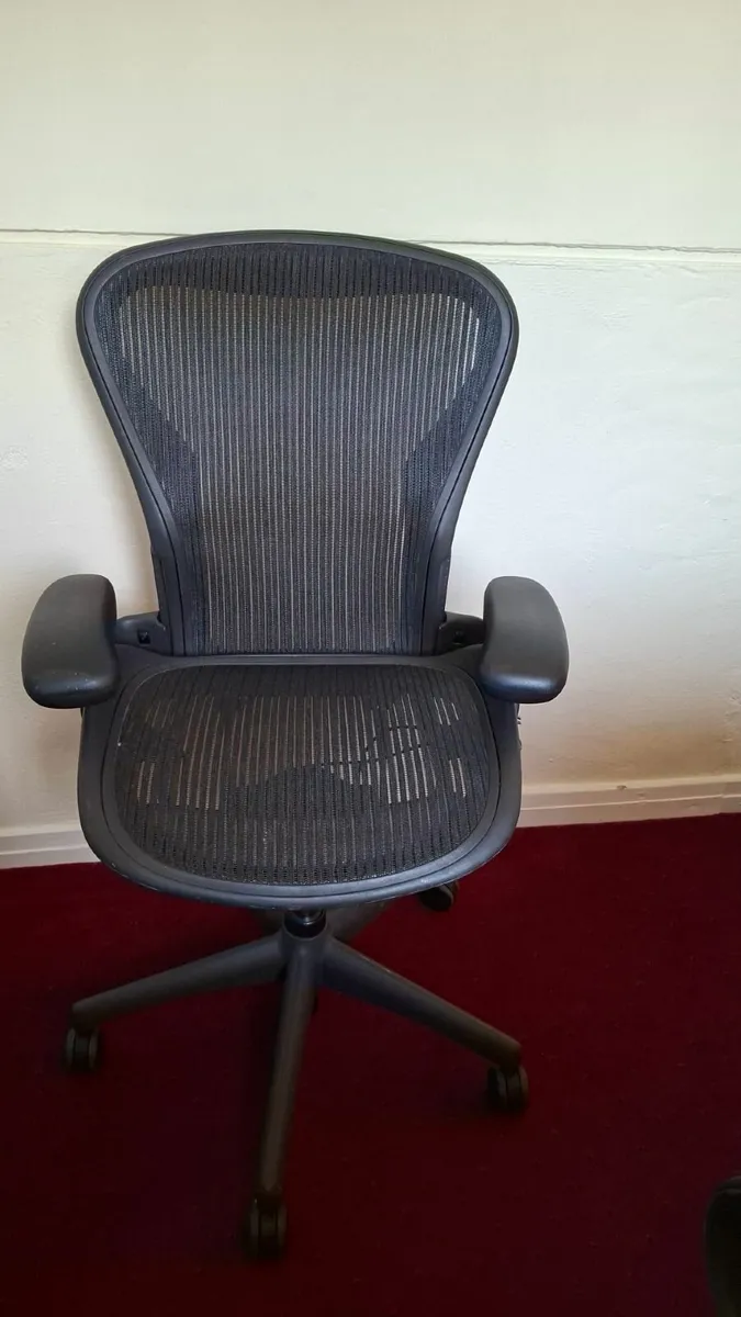 Herman Miller Aeron Fully loaded - Image 1