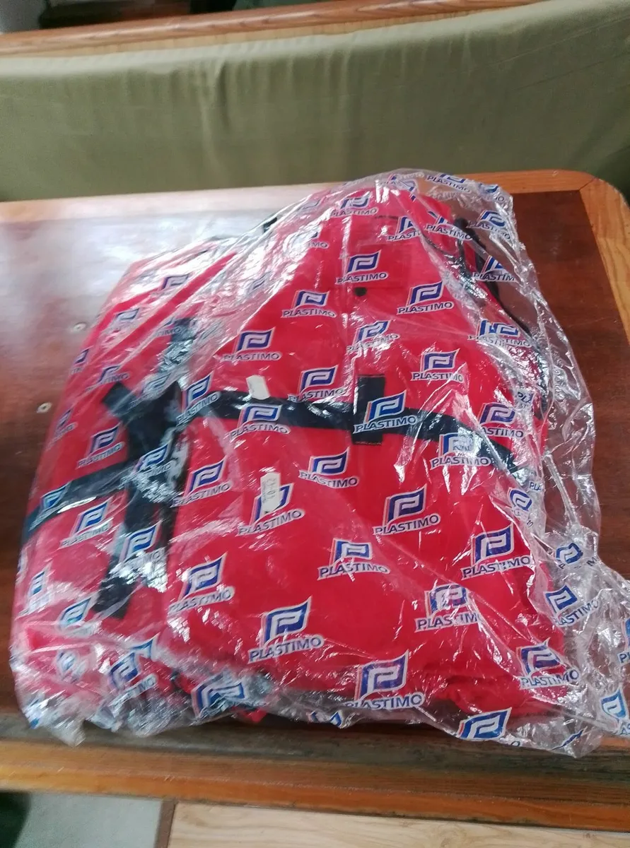 4 Lifejacckets ,adult size - Image 2