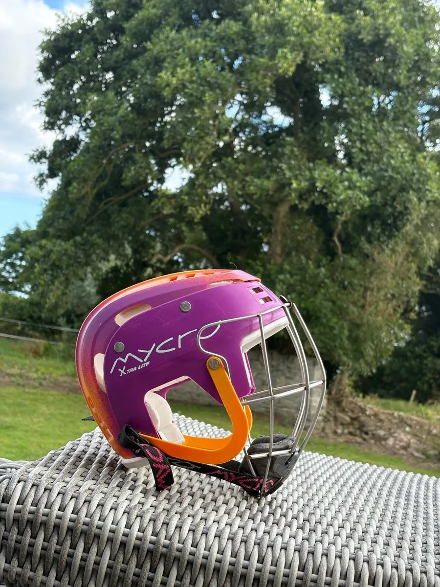 Hurling helmet - Image 2