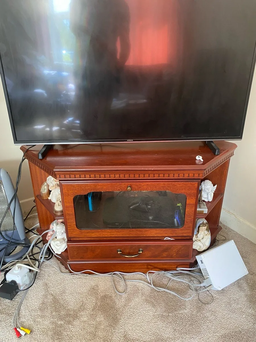 TV cabinet