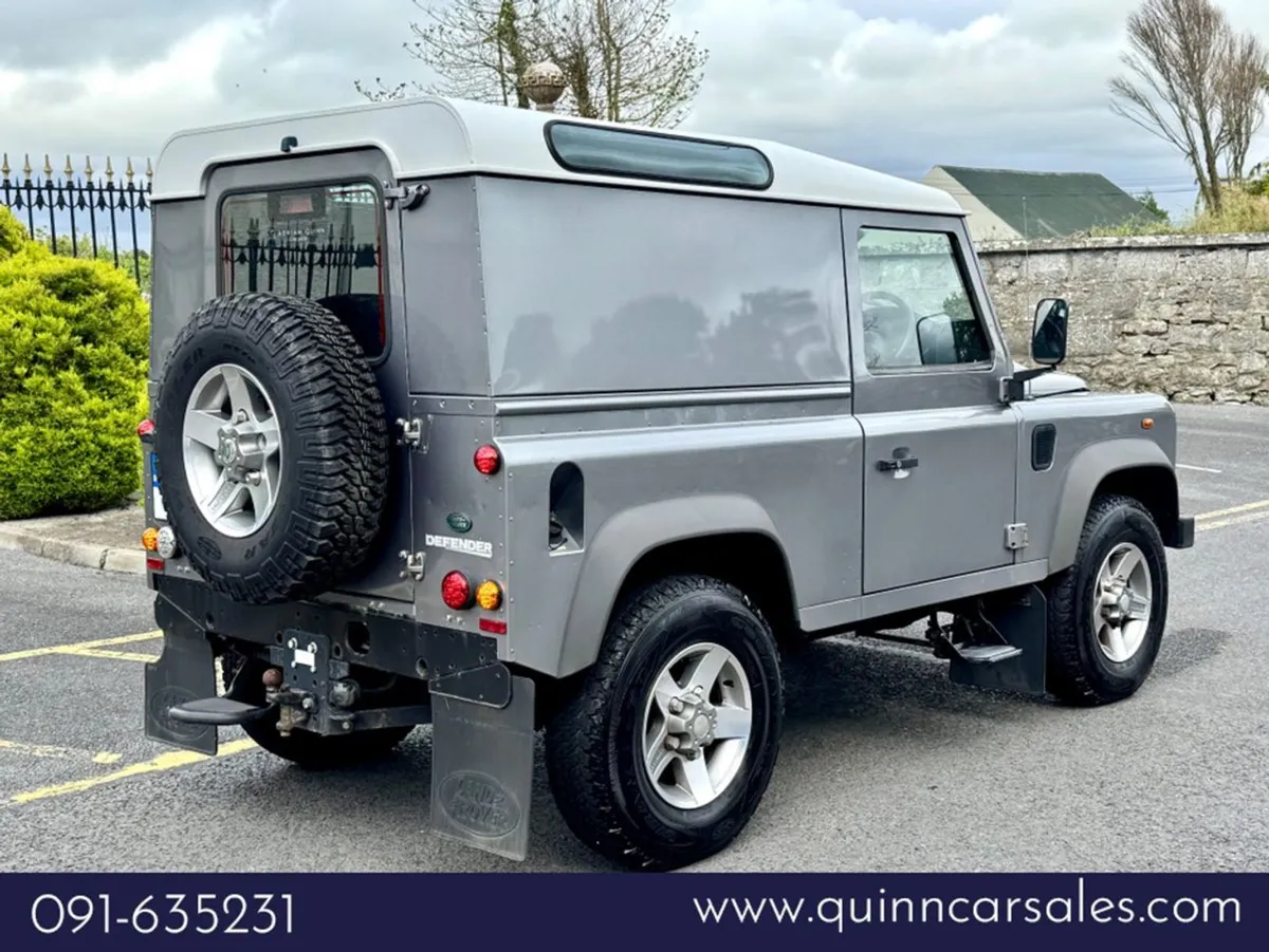 Land Rover Defender 90 2.2 TD Commercial 31 950 P - Image 3