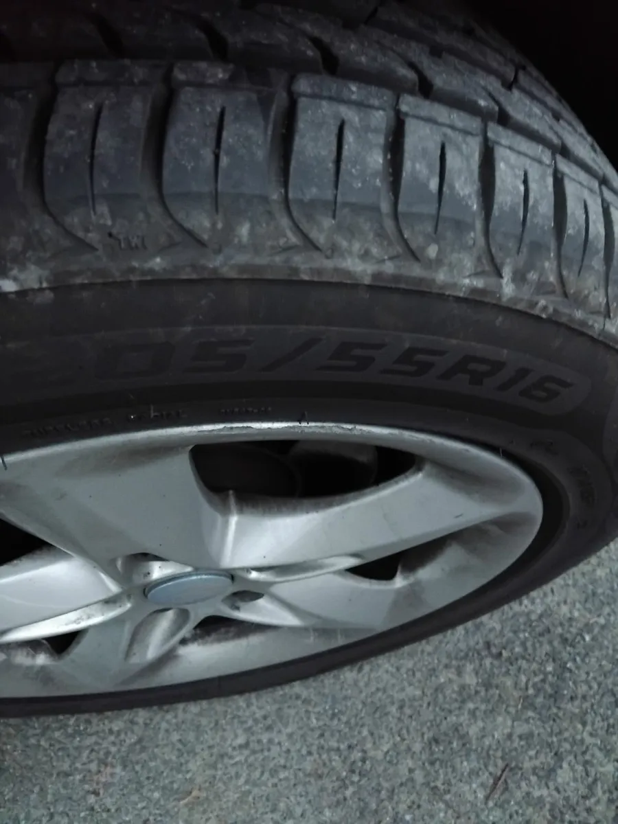 Ford Focus 2009 - Image 3