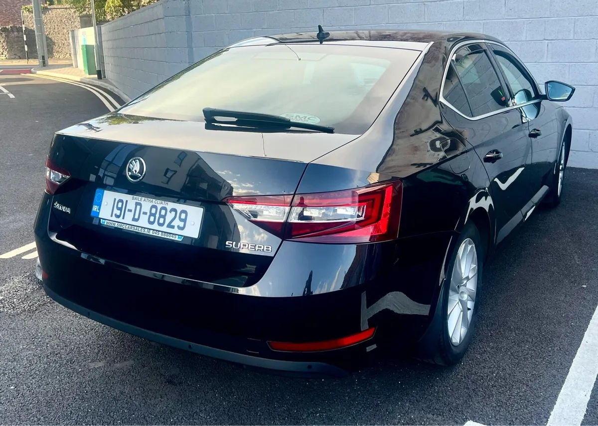 Skoda Superb 2019 - Image 4
