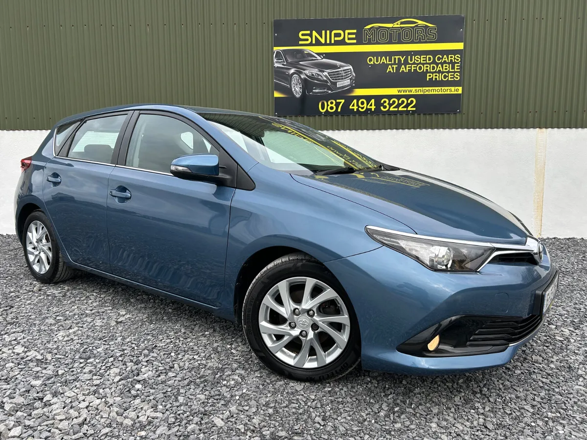 Toyota Auris 1.6 D-4d 110 Business E Edition 5DR - Image 3