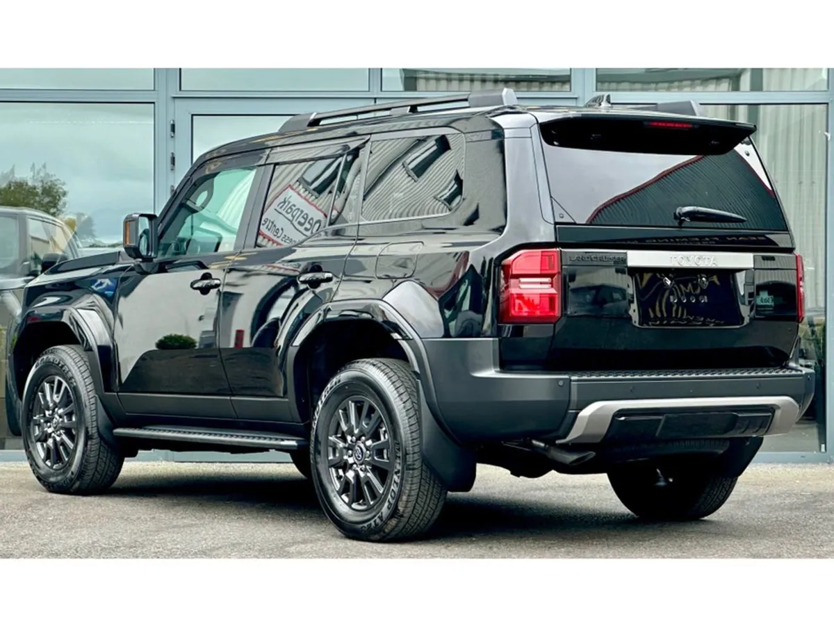 Toyota Landcruiser 250 Series  7 Seater  Sunroof - Image 4