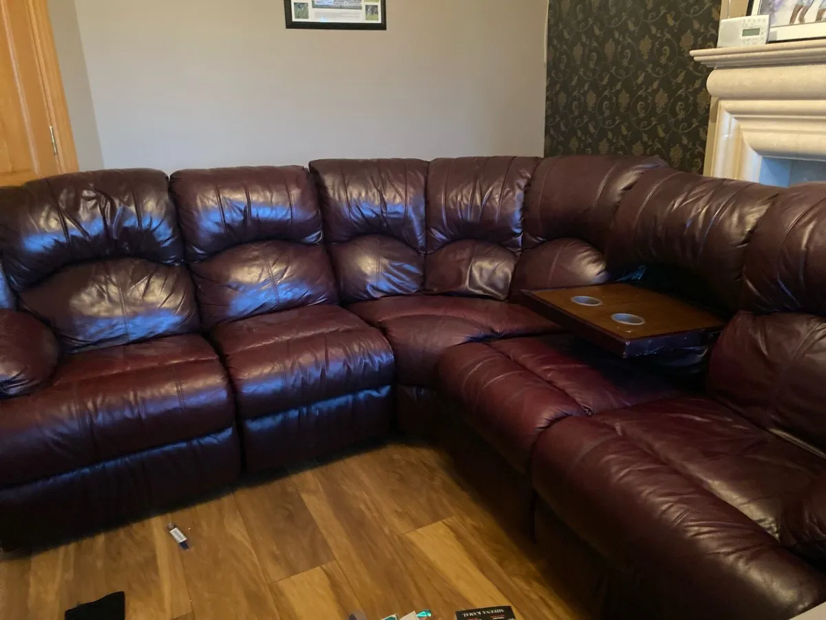 L shaped couch+pull out table(reclines both sides) - Image 1