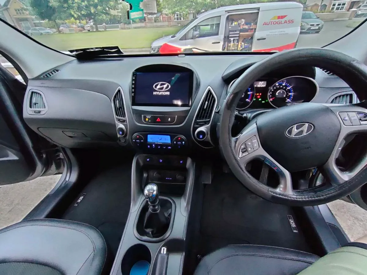Hyundai ix35 - Image 2