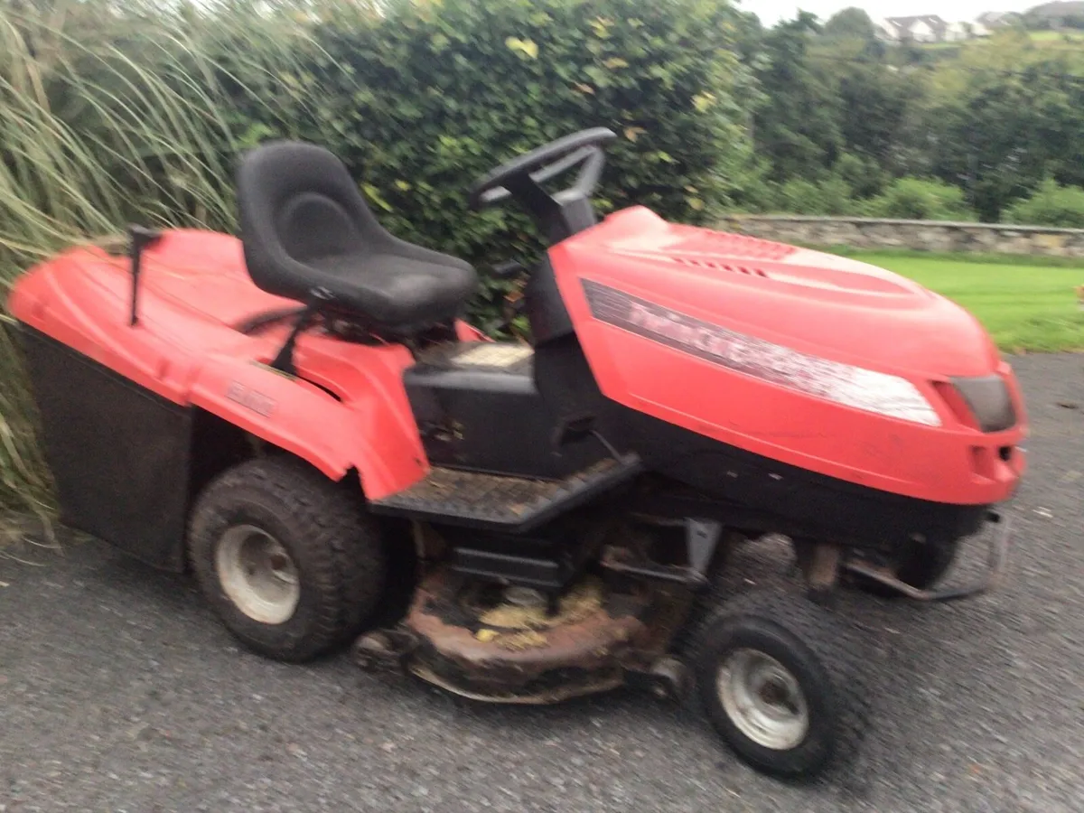 Castlegarden ride on lawnmower - Image 1