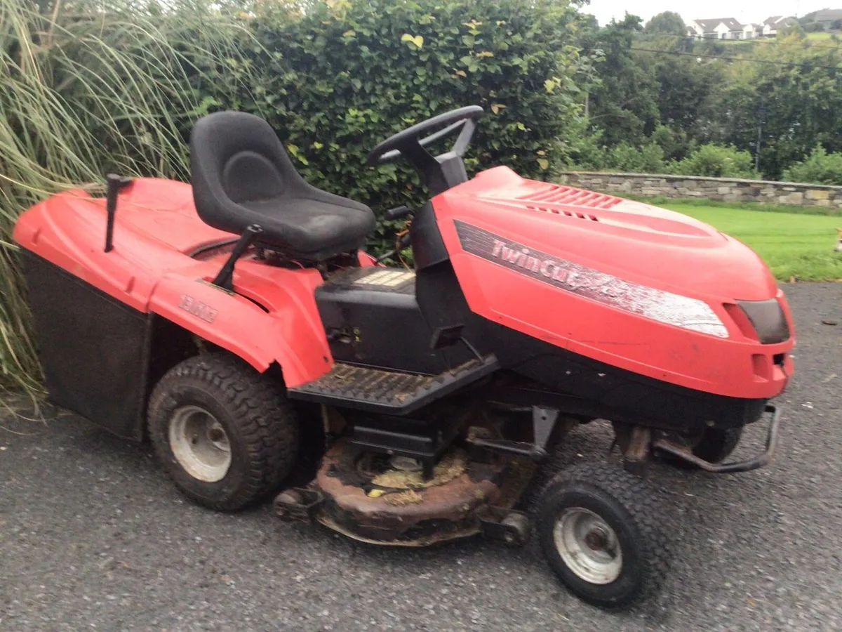 Castlegarden ride on lawnmower - Image 2