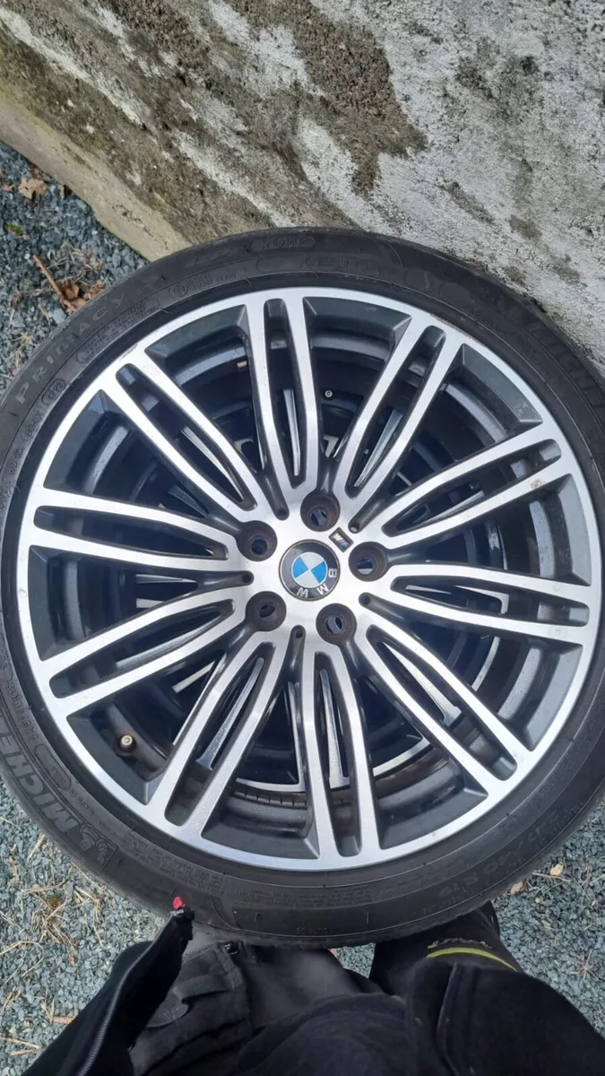 Genuine BMW G30 19” Alloys and Tyres - Image 2