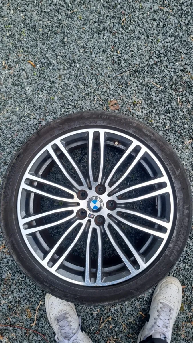 Genuine BMW G30 19” Alloys and Tyres - Image 3