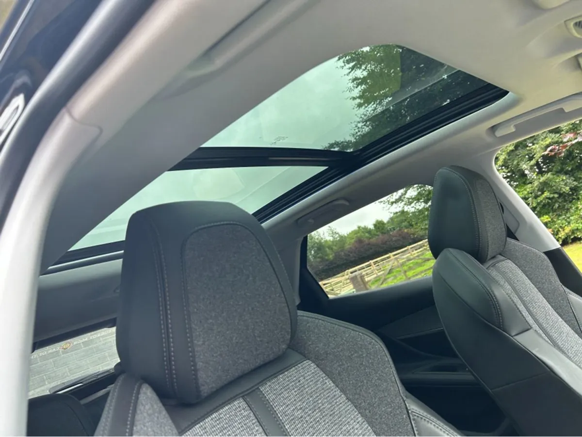 Peugeot 3008 Automatic///only 77000KLMS/ELECTRIC - Image 3