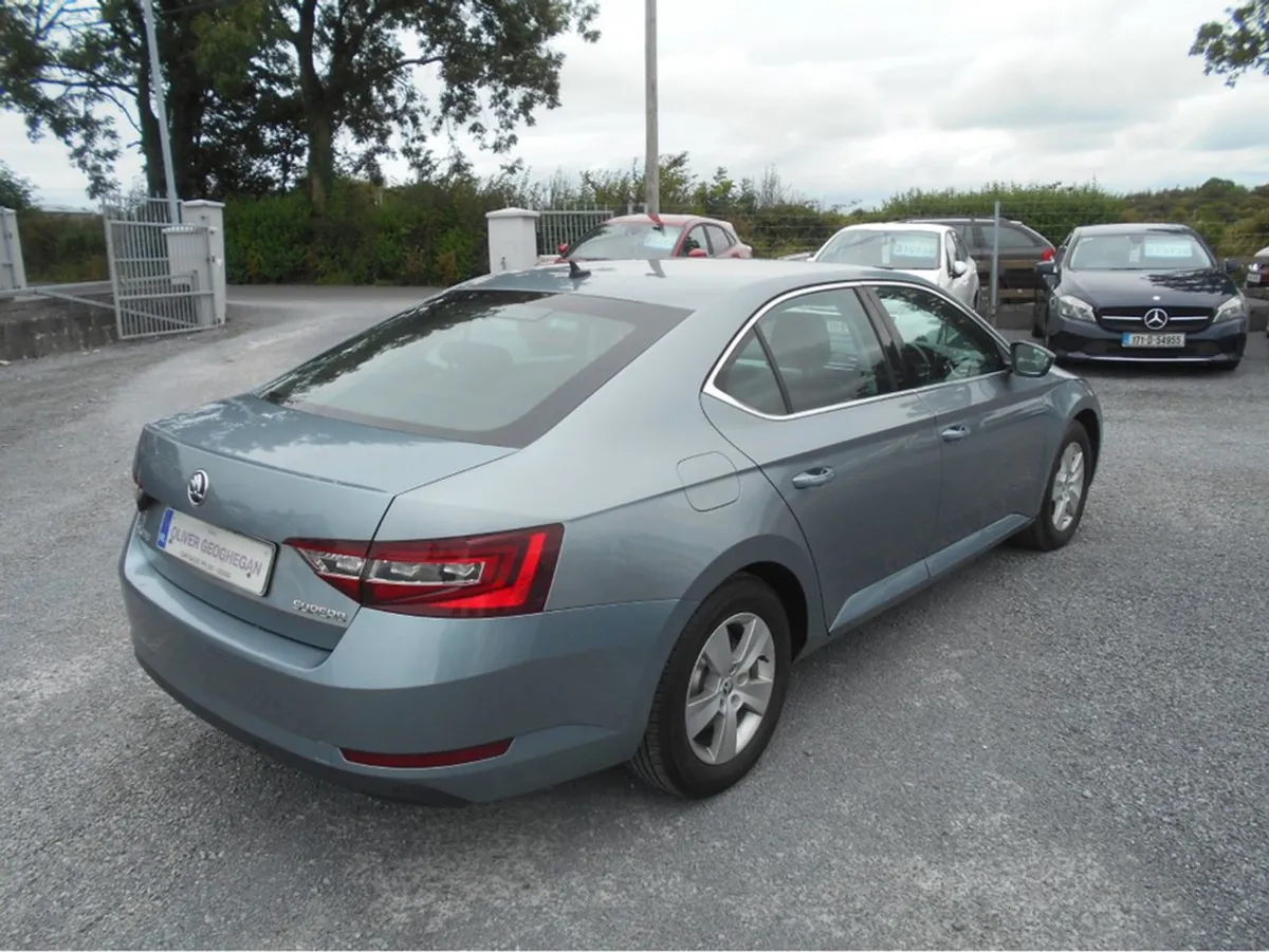 Skoda Superb Ambition 1.6 TDI 120 BHP DSG (heated - Image 2