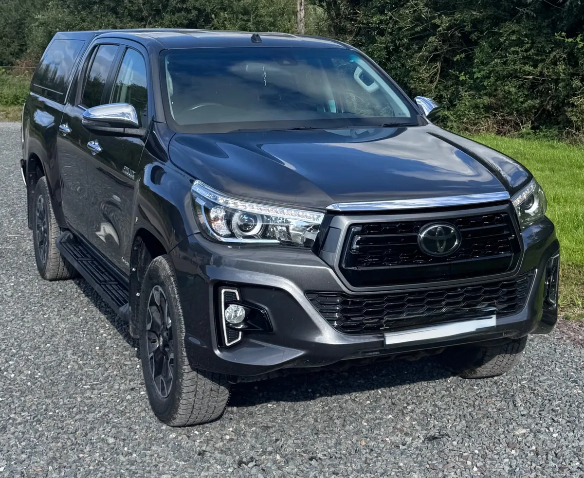 Toyota Hilux 2018 invincible x  NO Vat - Image 3