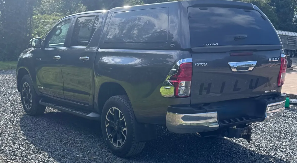 Toyota Hilux 2018 invincible x  NO Vat - Image 4