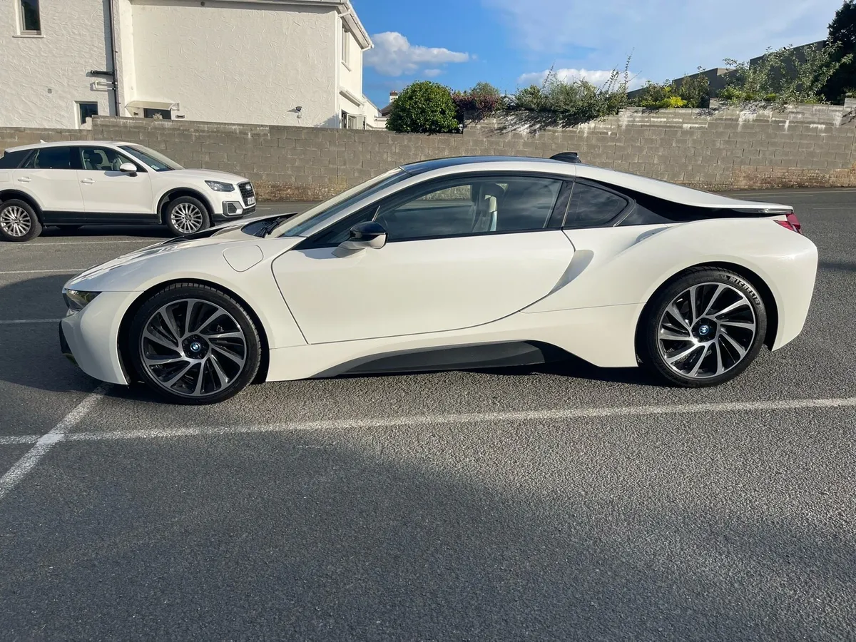 BMW i8 2017 - Image 3