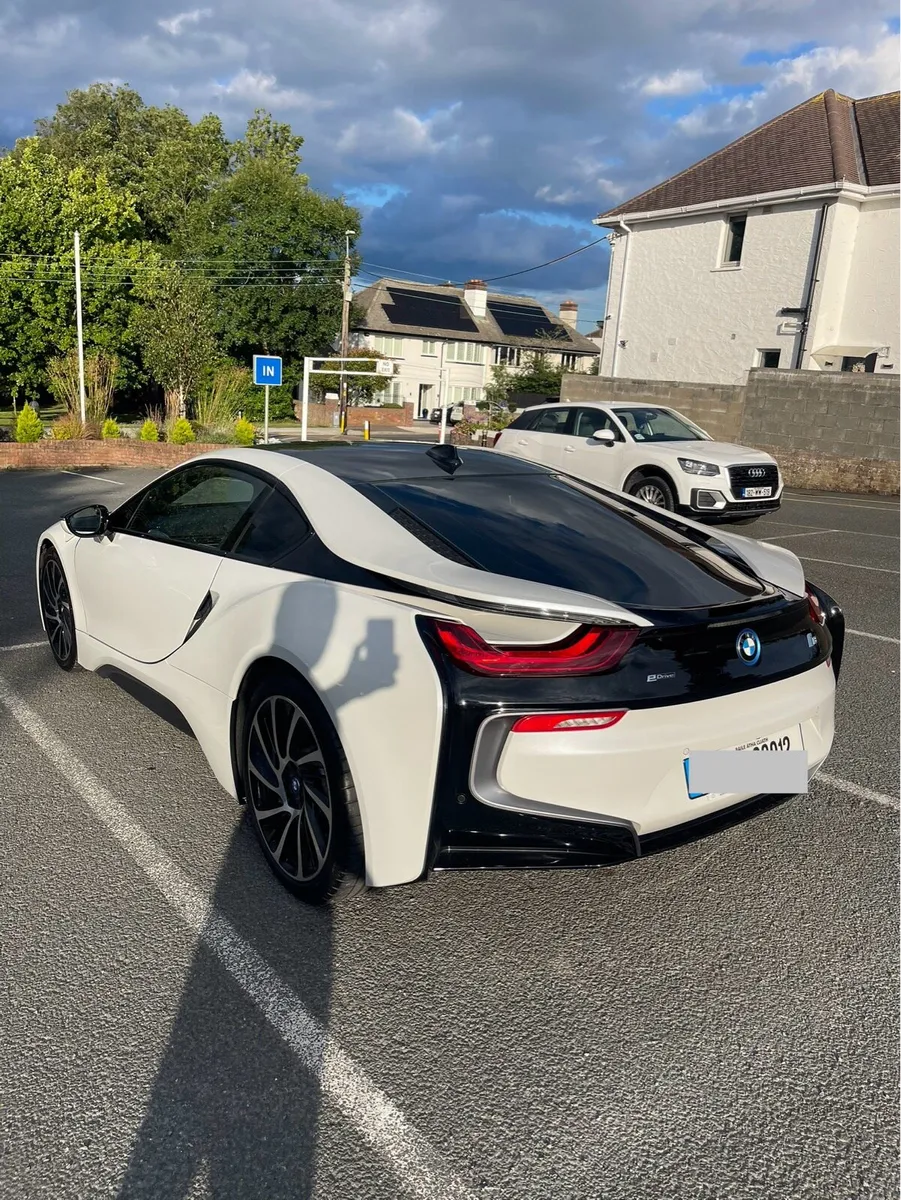 BMW i8 2017 - Image 4