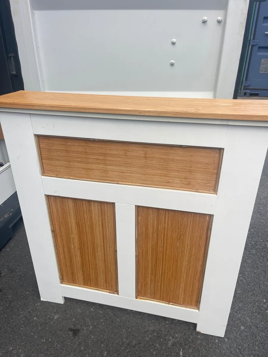 Radiator cover - Image 1