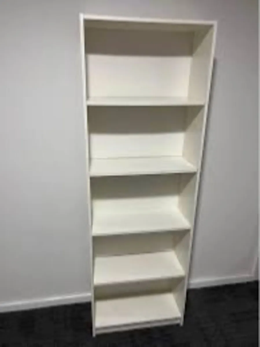 White bookcase - Image 1