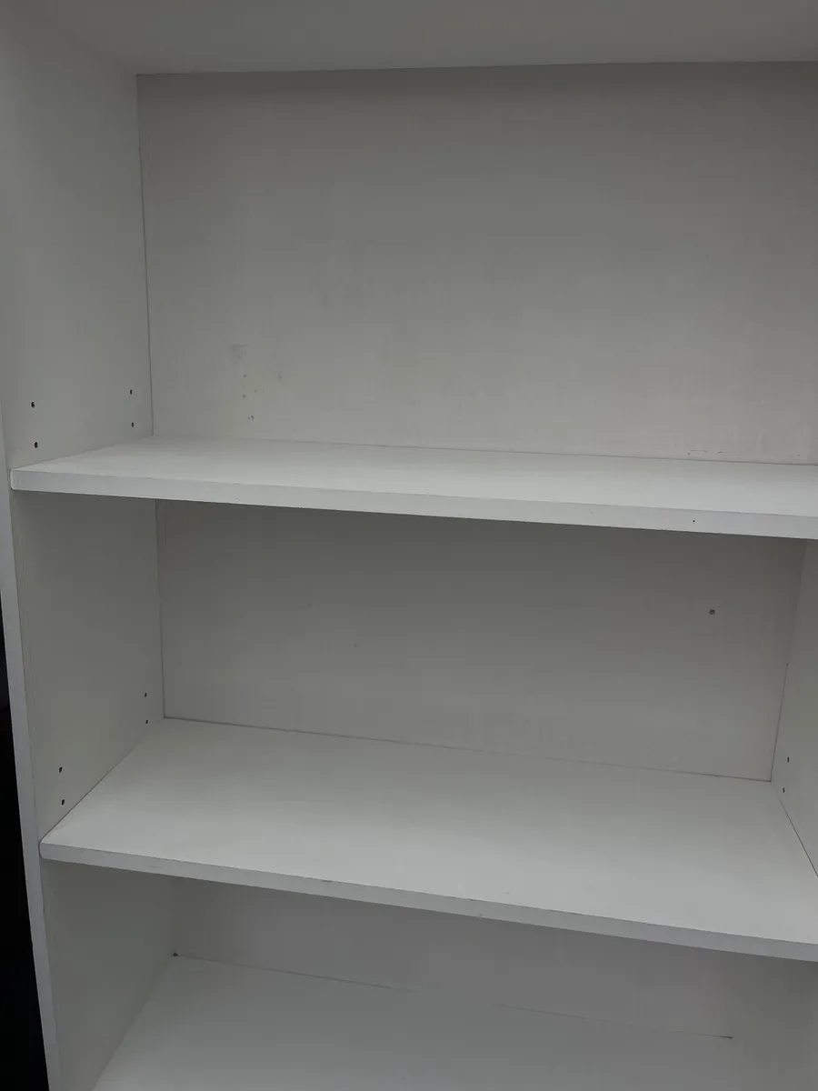 White bookcase - Image 3