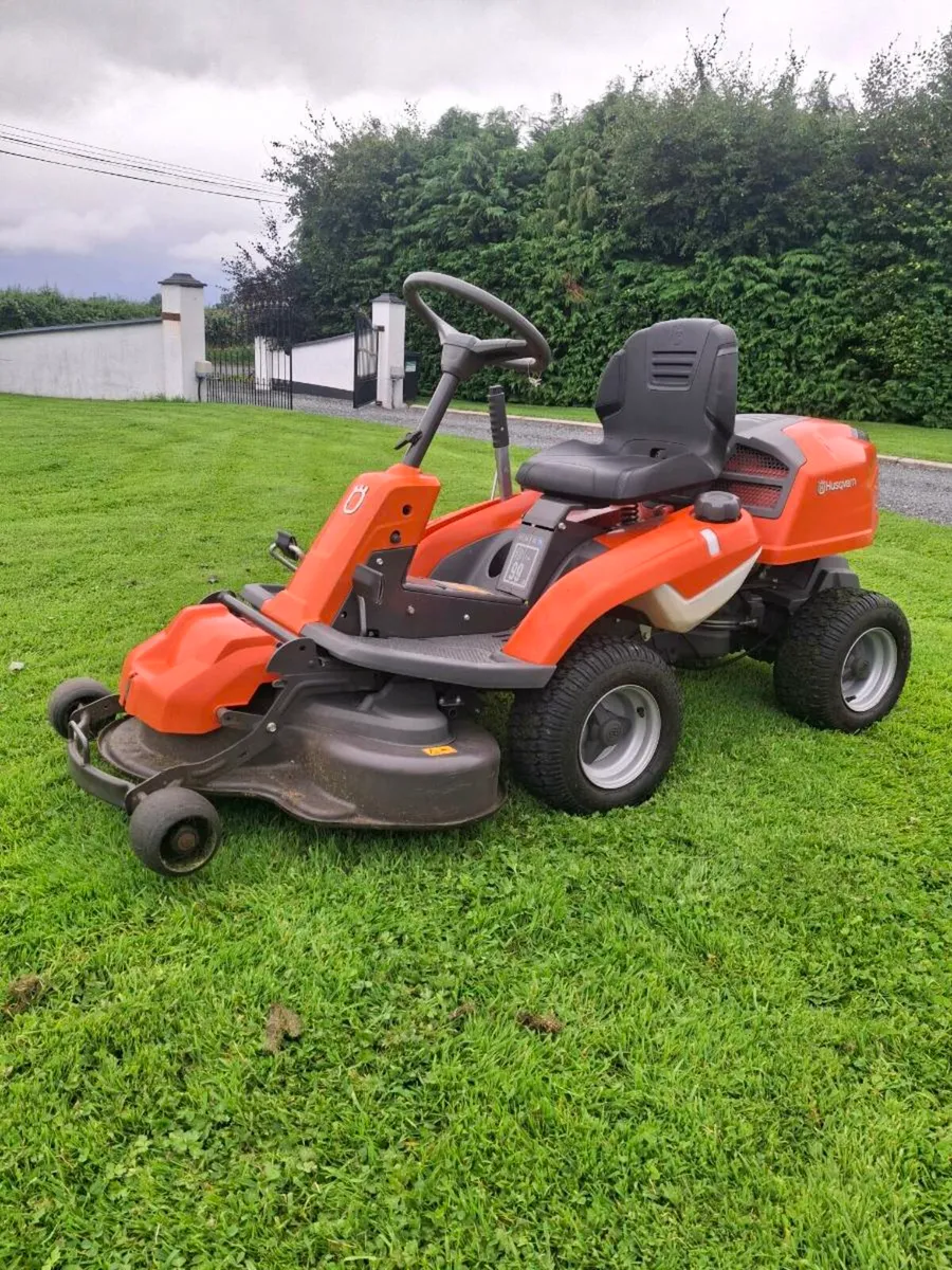 Husqvarna 214 front rider - Image 1