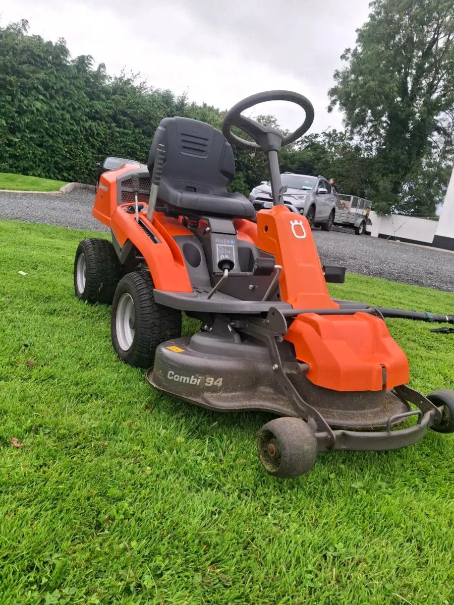Husqvarna 214 front rider - Image 2