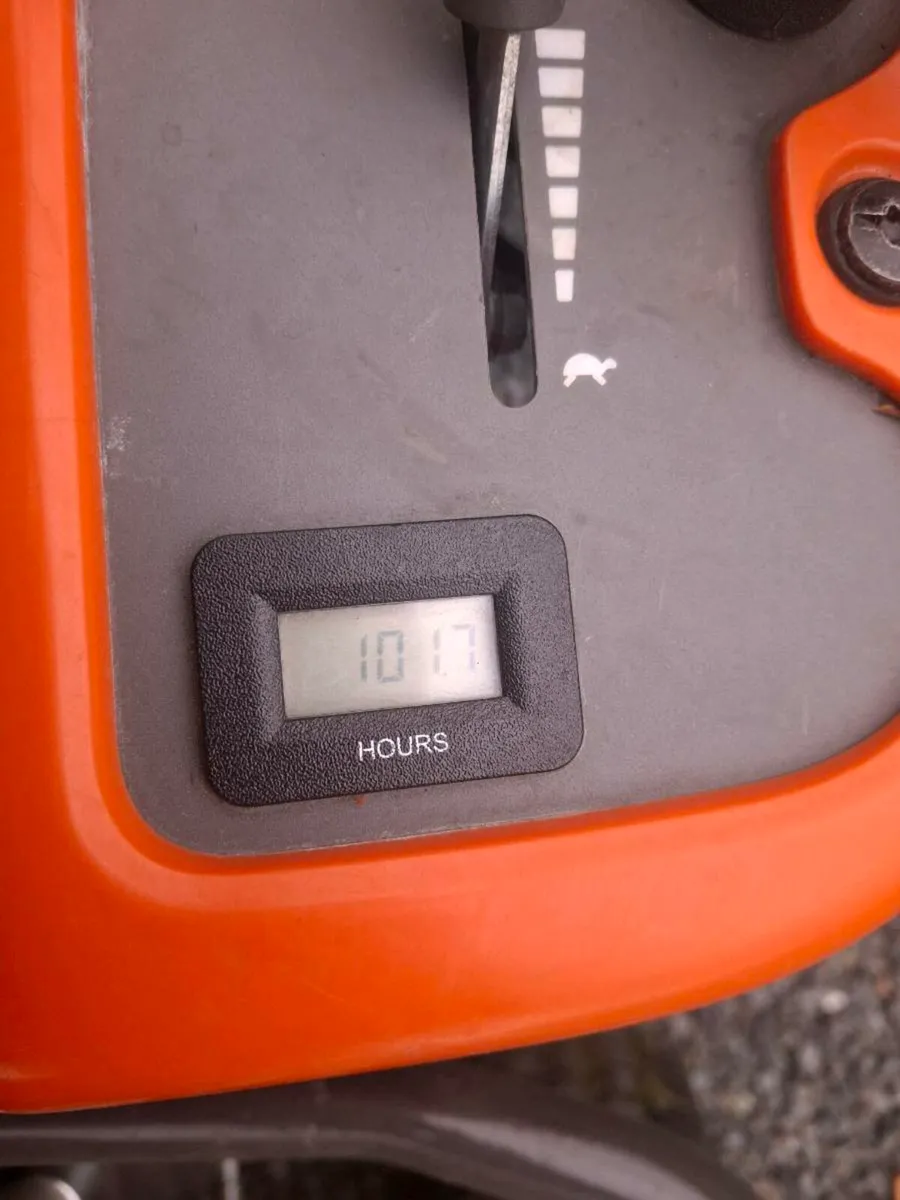 Husqvarna 214 front rider - Image 3