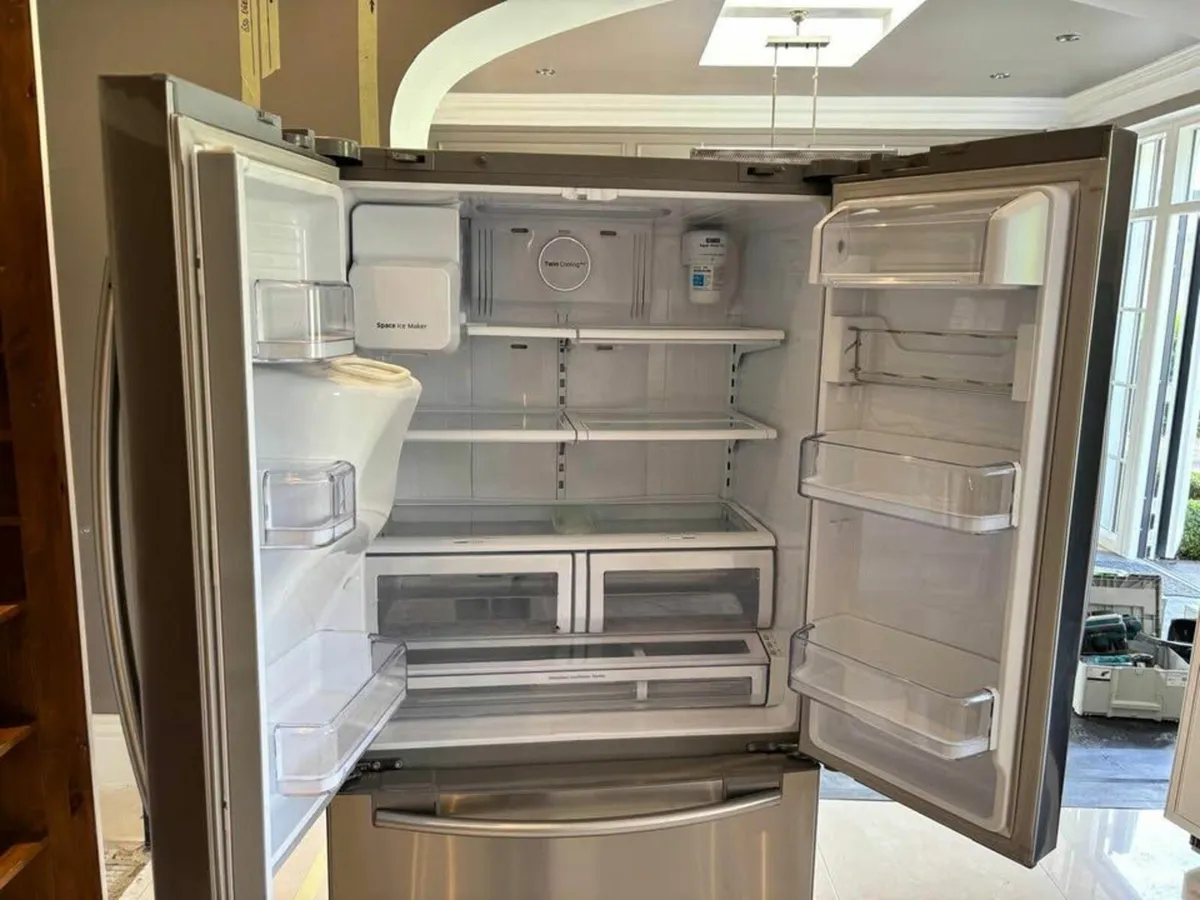 Samsung American Fridge Freezer – RFG23UERS - Image 2