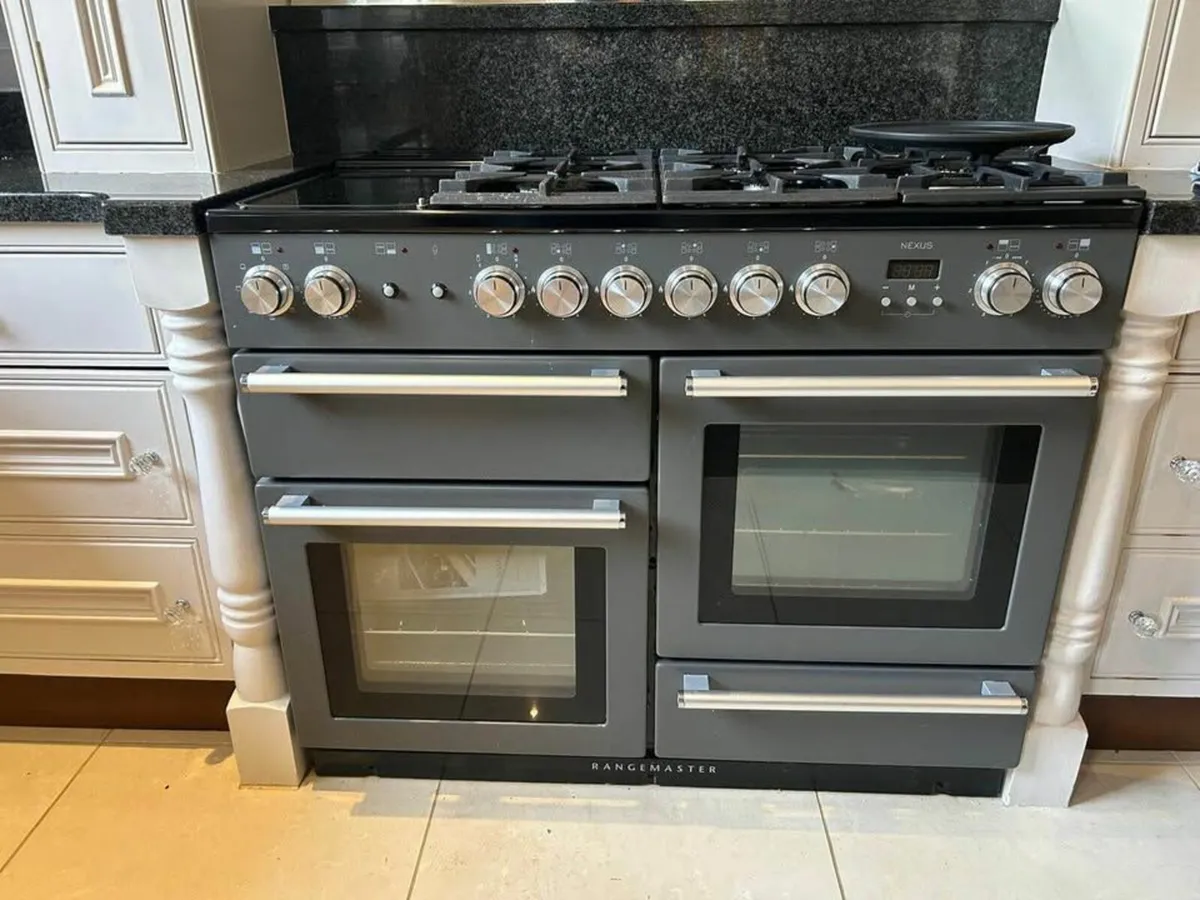 Rangemaster Nexus Oven 110 dual fuel - Image 1