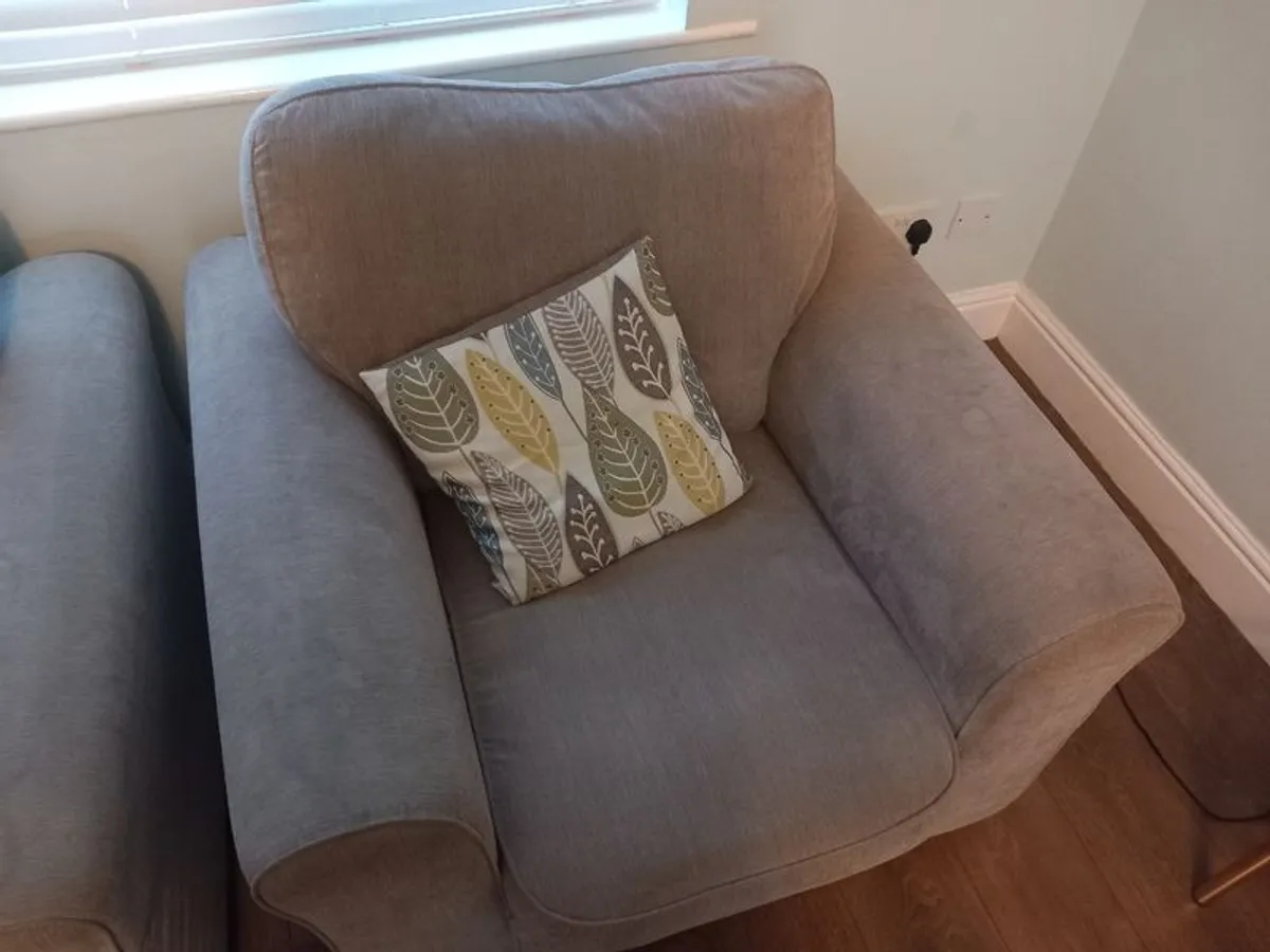 2 Armchairs and sofa - Image 2