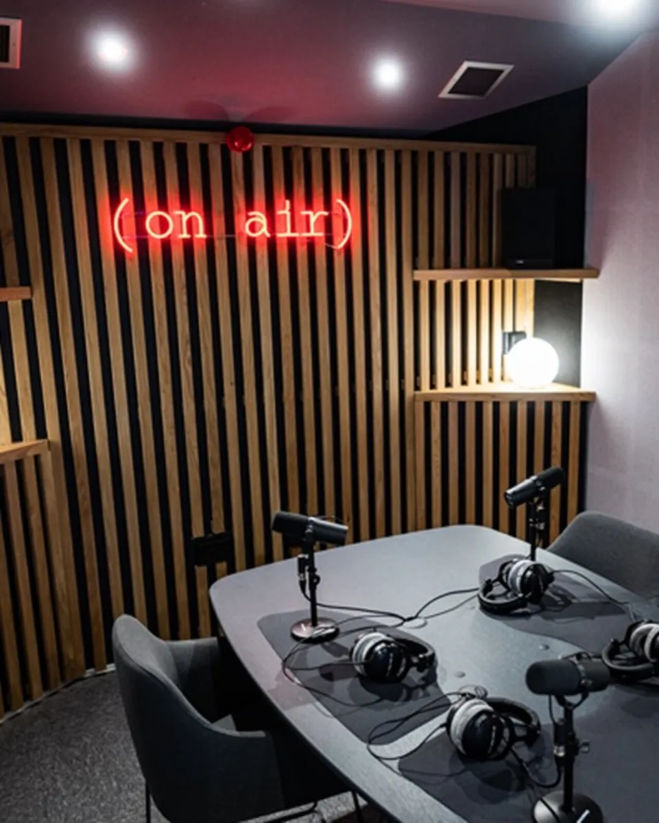 Private Podcast/Recording Studio - Fully Equipped