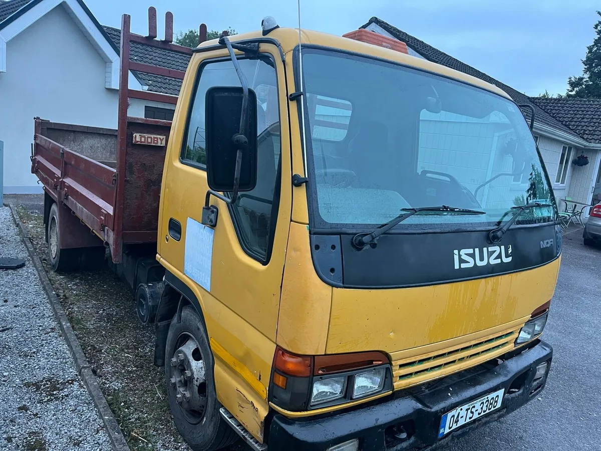 7.5 ton Isuzu nqr tipper - Image 1