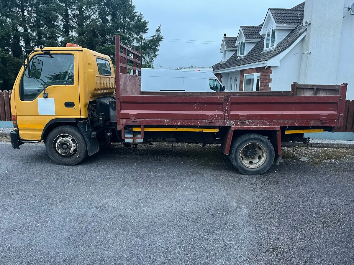 7.5 ton Isuzu nqr tipper - Image 3