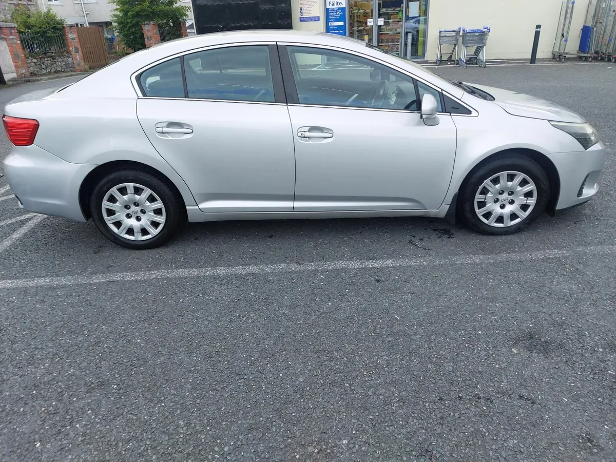 Toyota Avensis 2014 - Image 2