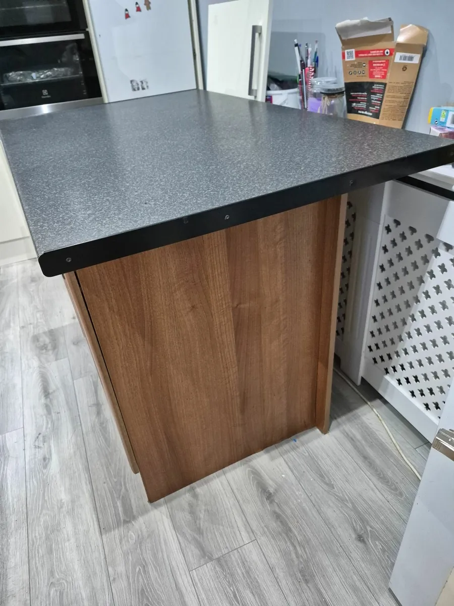 Kitchen Island - Image 3