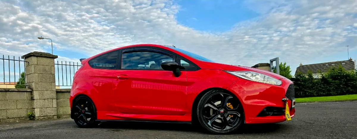 2017 Ford Fiesta ST2 1.6 Petrol 220BHP - Image 2