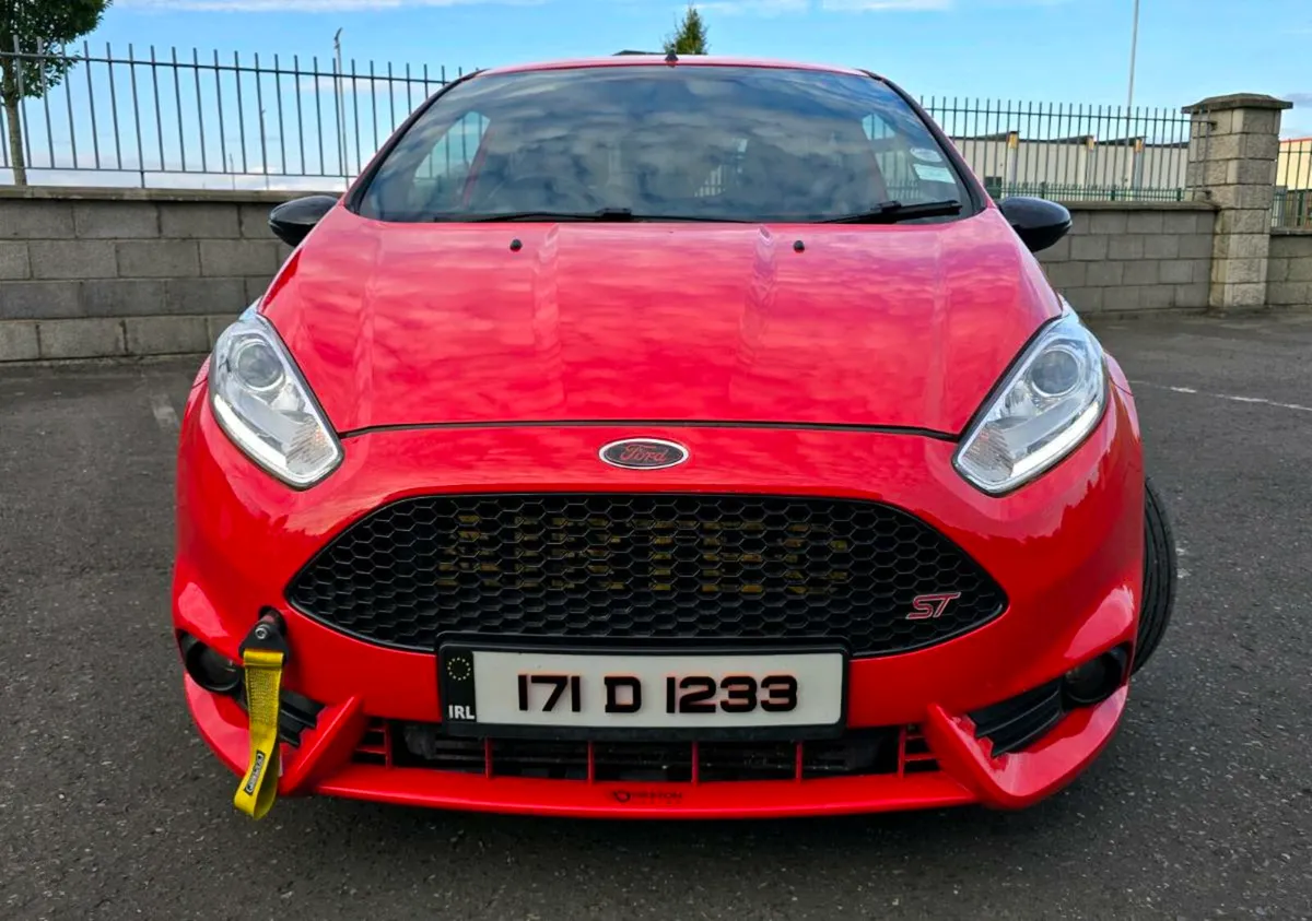 2017 Ford Fiesta ST2 1.6 Petrol 220BHP - Image 4