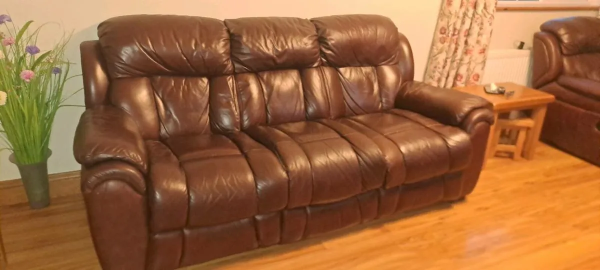 Couch 3+2×1 - Image 1