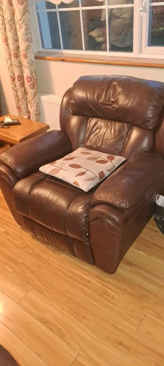 Couch 3+2×1 - Image 3