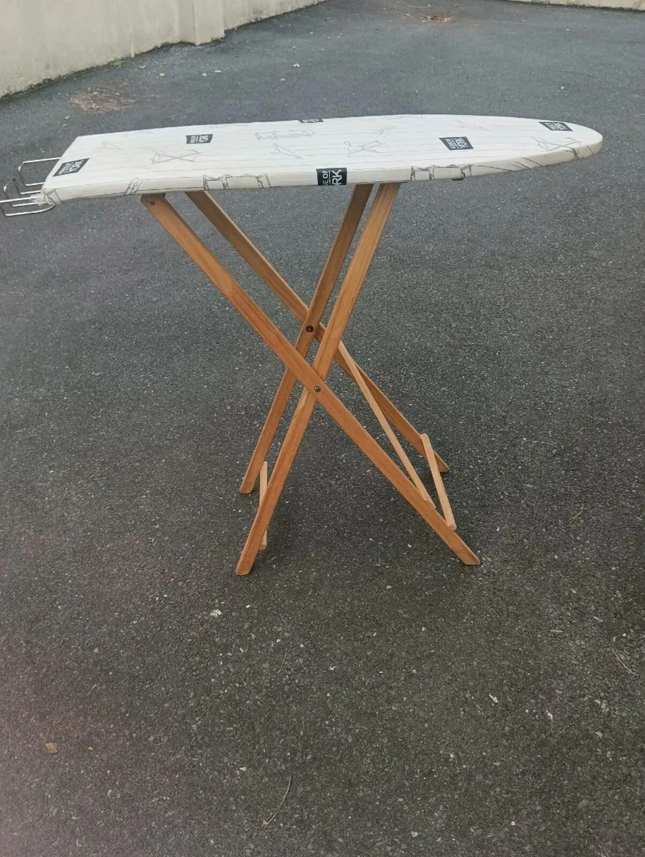 House of York ironing board like new - Image 2