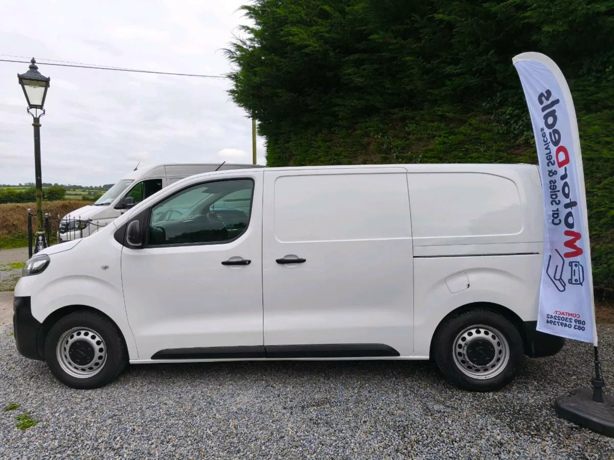 202 Opel Vivaro 1.5 - Image 4
